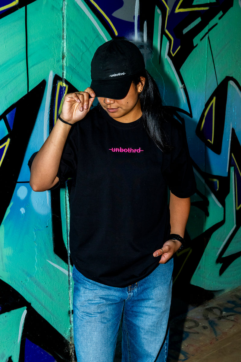 Basic Tee Black - Pink Logo
